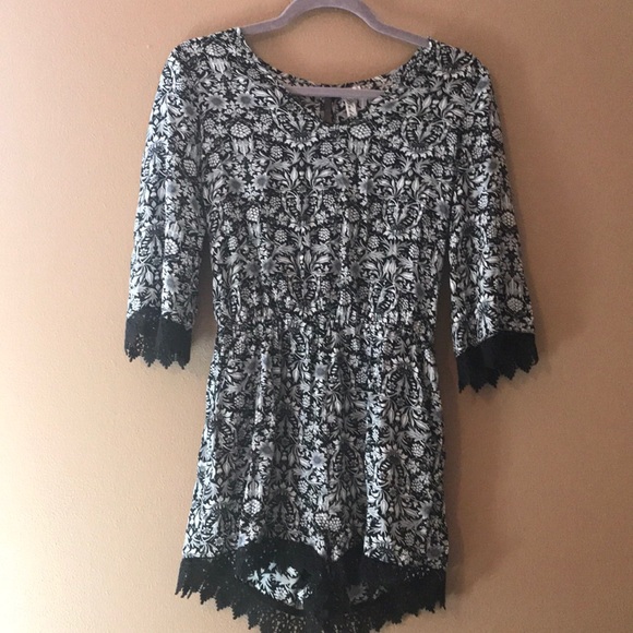 Black and White Romper. - Picture 4 of 4